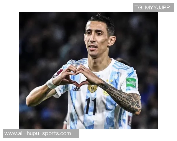 喜从天降！37岁迪马利亚在办公室拿奖：生涯37冠仅逊1人15场10球