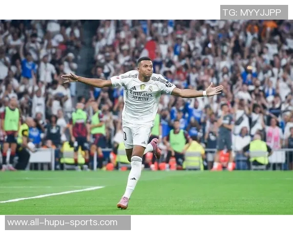 一奥维耶多球迷因种族歧视姆巴佩和维尼修斯,被禁止观赛一年 一奥维耶多球迷因种族歧视姆巴佩和维尼修斯,被禁止观赛一年