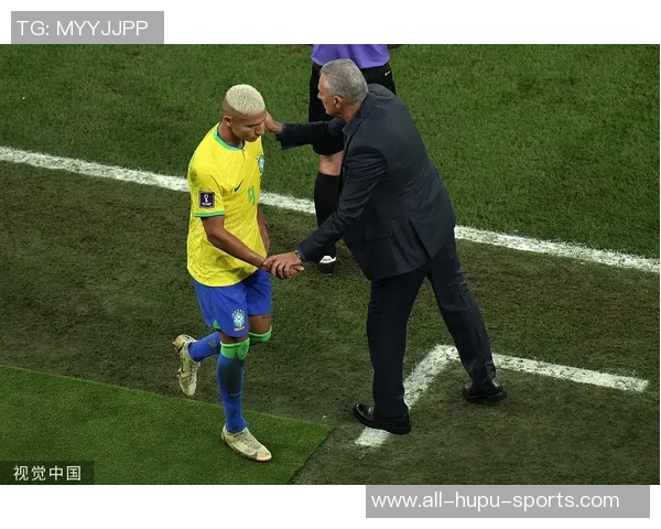 维尼修斯身价下跌2000万欧，德转揭秘：队内地位下降背后的深层原因